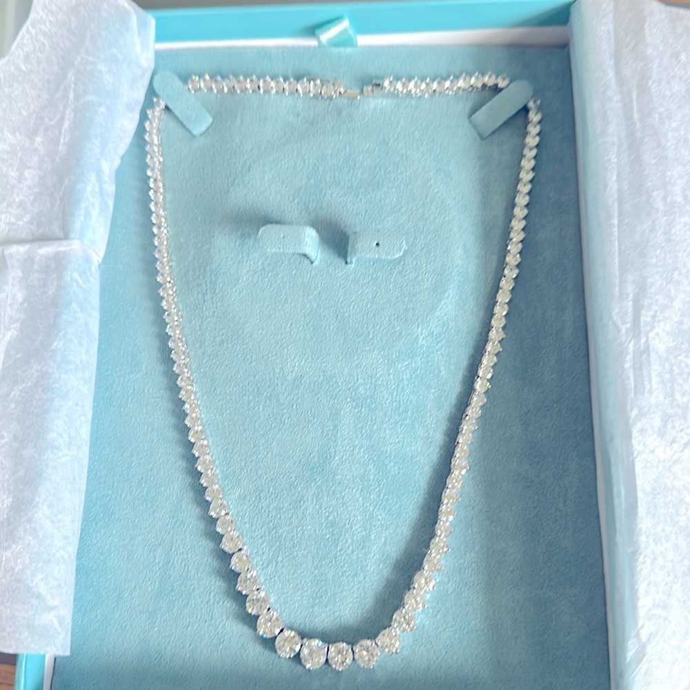 David Tutera rhinestone necklace